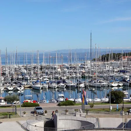 Luxury Marina View Apartment Izola Exterior photo