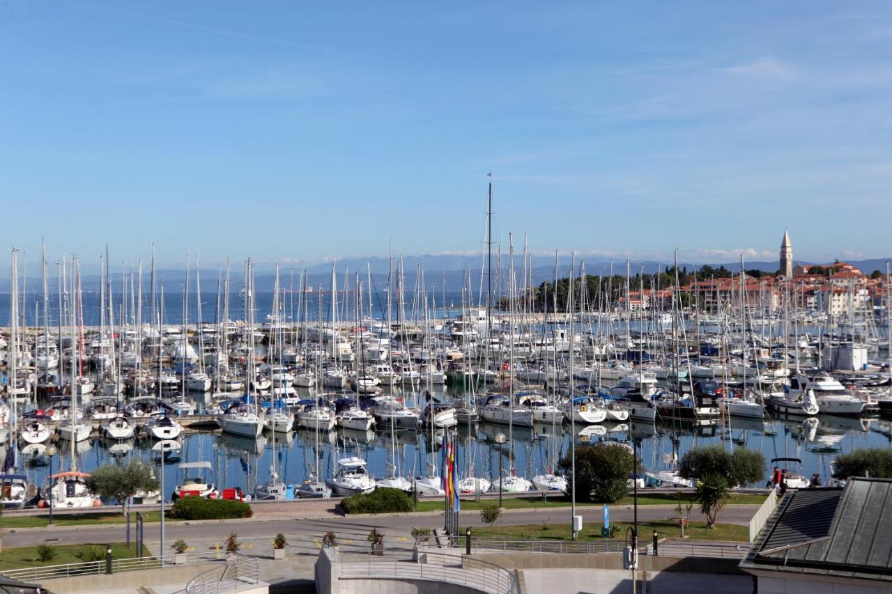 Luxury Marina View Apartment